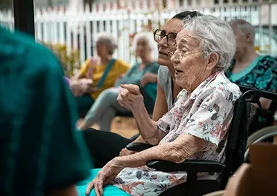Atelier peinture personnes âgées